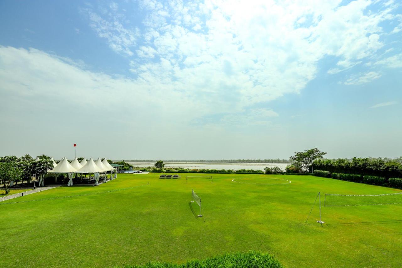 Hotel Amatra By The Ganges à Haridwār Extérieur photo