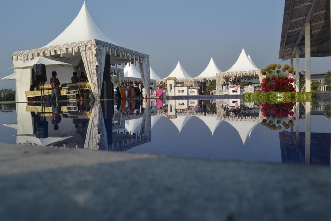 Hotel Amatra By The Ganges à Haridwār Extérieur photo