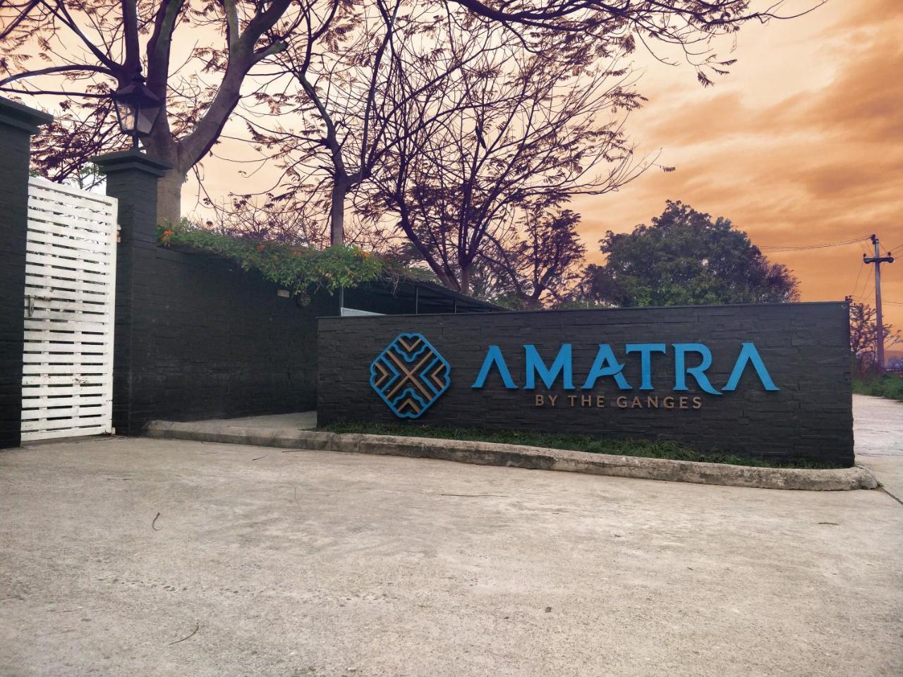 Hotel Amatra By The Ganges à Haridwār Extérieur photo